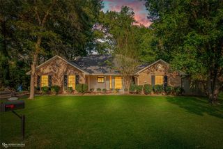 3320 Trailview Cir, Haughton, LA 71037