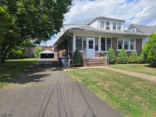 108 Bell Ave #A, Raritan, NJ 08869