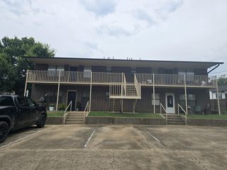 112 Squires St #D, Alma, AR 72921
