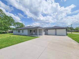 3304 Lincoln St, Liberty, TX 77575