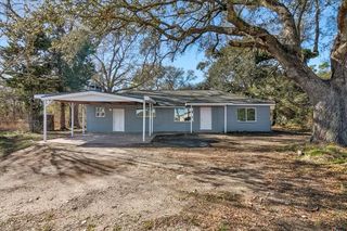 4 Childers Dr, Orange, TX 77630