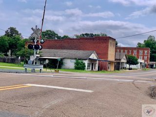 105 E  Main St, Bloomburg, TX 75556
