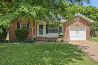 365 N  Birchwood Dr, Hendersonville, TN 37075