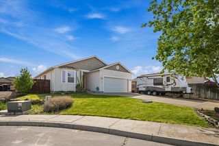 3020 NW 9th Ct, Redmond, OR 97756