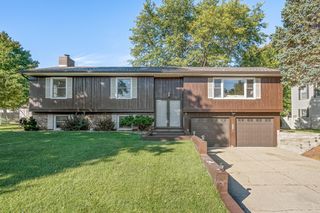1473 Merry Brook Dr, Kalamazoo, MI 49048