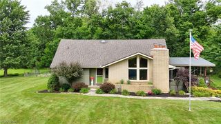 8897 Hillcrest Dr, Westfield center, OH 44251