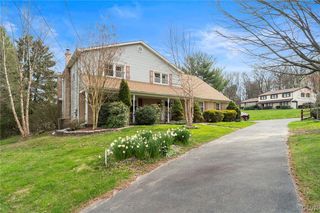 85 Turkey Ln, Furlong, PA 18925