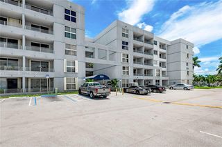 8201 NW 8th St #1204, Miami, FL 33126