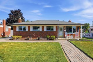 11689 Brougham Dr, Sterling Heights, MI 48312