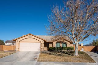 2013 Buckwheat Ave, Rosamond, CA 93560