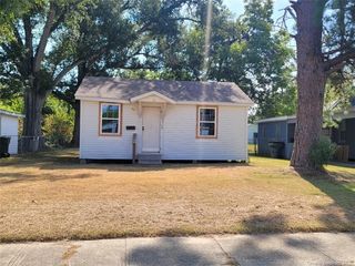 3109 Warren Ave, Lake Charles, LA 70601