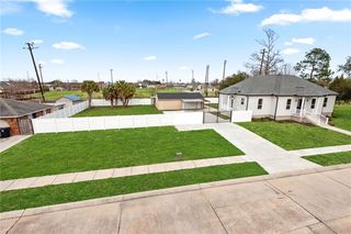 8521 Prince Dr, Chalmette, LA 70043