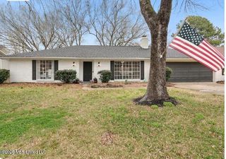 1519 Twin Oaks Dr, Clinton, MS 39056