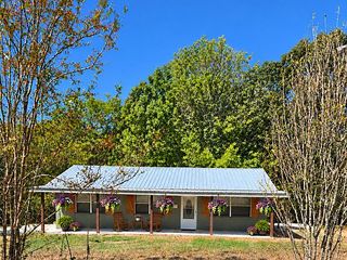 471 Canoe Rd, Broken Bow, OK 74728
