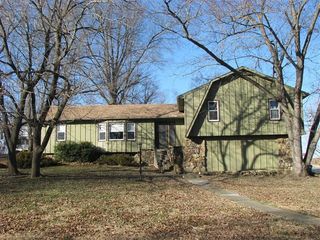 2411 S  Camber Ave, Springfield, MO 65809