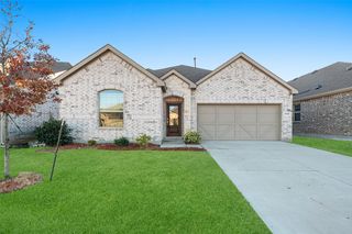 5836 Priory Dr, Aubrey, TX 76227