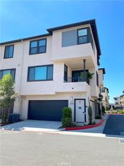 2943 W  Lincoln Ave, Anaheim, CA 92801