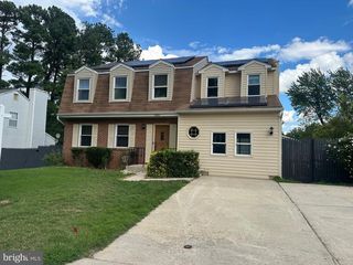 5201 Aldershot Dr, Lanham, MD 20706