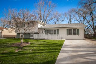 1500 Bates Ln, Schaumburg, IL 60193