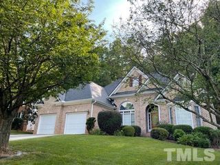 205 Hassellwood Dr, Cary, NC 27518