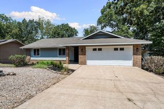 7 Whitwick Ln, Bella Vista, AR 72715