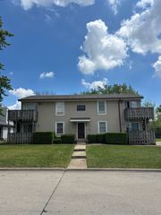 300 College Park Dr #3, Normal, IL 61761