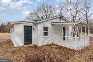 9003 Smiths Bend Rd, Fredericksburg, VA 22407