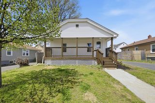 20 Conklin St, Springfield, MA 01109