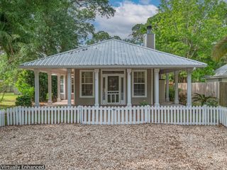258 Prado St, Apalachicola, FL 32320