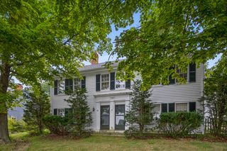 19 Eastern Ave, Essex, MA 01929