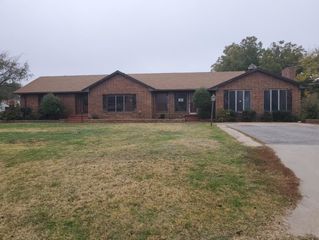 509 N  15th St, Frederick, OK 73542