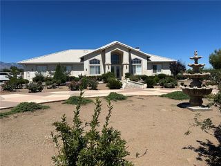 9408 La Cadena Ave, Oak Hills, CA 92344