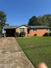 51 Overhill Dr, Jackson, TN 38305