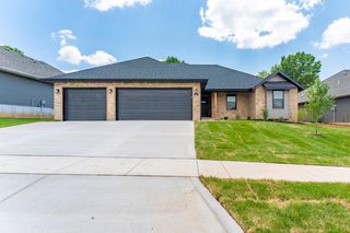 810 E Tarpon Road, Nixa, MO 65714