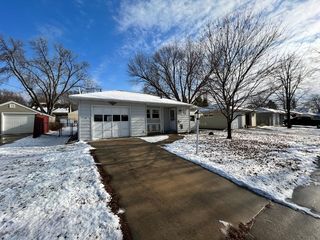 1016 13th Ave NW, Rochester, MN 55901