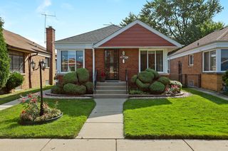 8927 S  Cornell Ave, Chicago, IL 60617