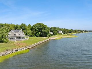 1366 Gardners Neck Rd #1, Swansea, MA 02777