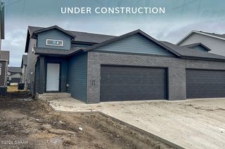 1848 Tobi Ln, Grand Forks, ND 58201