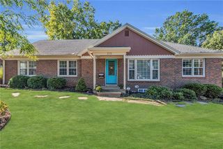 213 SW 3rd St, Lees Summit, MO 64063