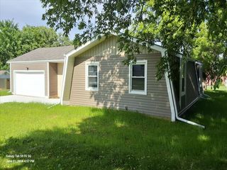 2121 S  15th St, Plattsmouth, NE 68048