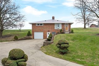 1697 Mount Eaton Rd N, Dalton, OH 44618