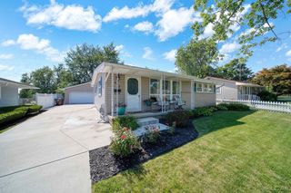 203 Canterbury St, Adrian, MI 49221