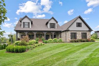 810 S  Price Rd, Saint Louis, MO 63124