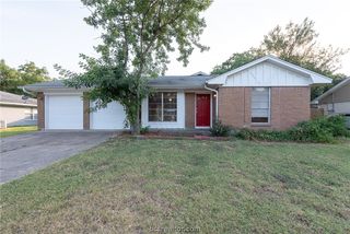 2317 Carter Creek Pkwy, Bryan, TX 77802