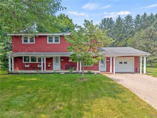 4957 Saint John Dr, Syracuse, NY 13215