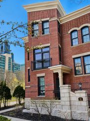511 S  10th St, Minneapolis, MN 55404