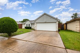 2317 Redbrook Dr, Arlington, TX 76014