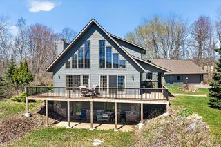 N6845 8th St, Spooner, WI 54801