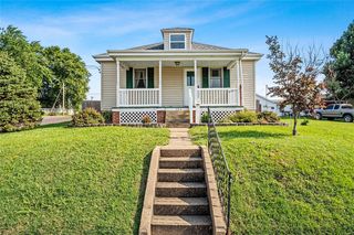 723 W  9th St, Washington, MO 63090