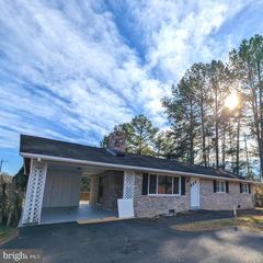 8105 Devlin Rd, Bristow, VA 20136